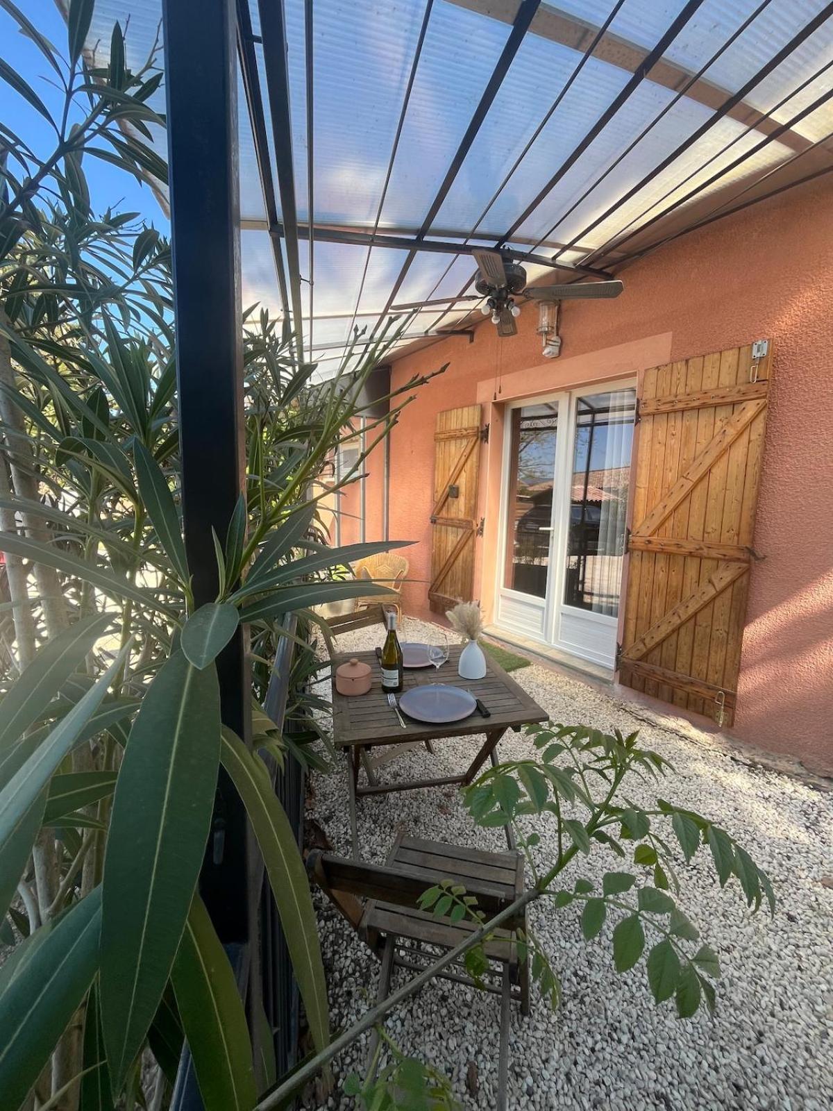 Studio Cosy Avec Climatisation Et Terrasse Malataverne Exterior foto